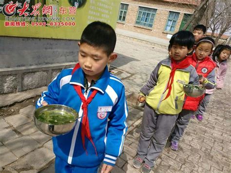 陳莊鎮付窩小學統一提供免費消毒餐具 每日頭條