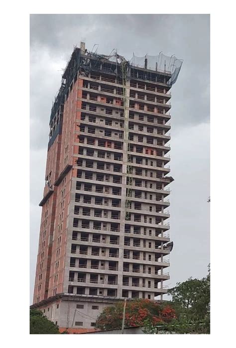 Temporal En Corrientes El Momento En Que Se Desplomó Una Grúa De Un Edificio En Construcción