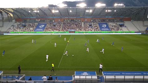 Ligue J Le Gf Se Sort Du Pi Ge Et Vient Bout Du Paris Fc