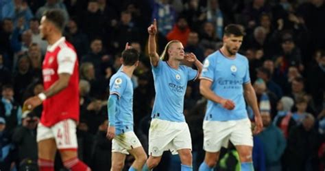 Manchester City czy Arsenal Londyn Bój o mistrza Anglii trwa RMF 24