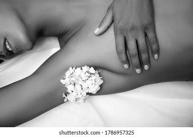 1 020 Blonde Armpit Royalty Free Images Stock Photos Pictures