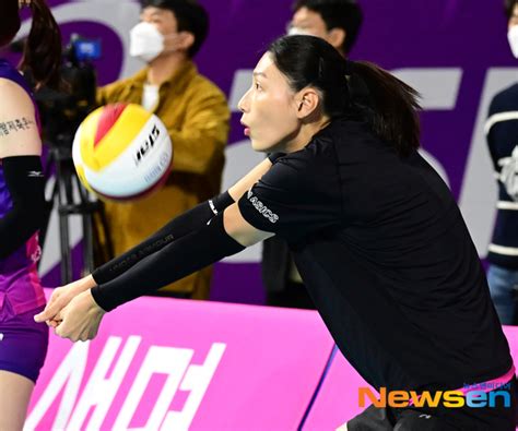 김연경 개막전을 기다린 배구 여제 포토엔hd 손에 잡히는 뉴스 눈에 보이는 뉴스 뉴스엔