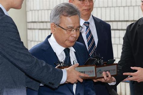 2보 검찰 50억 클럽 박영수 딸·아내 주거지 압수수색 아주경제