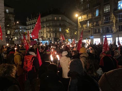 Grenoble plus de 400 personnes se sont rassemblées pour une marche