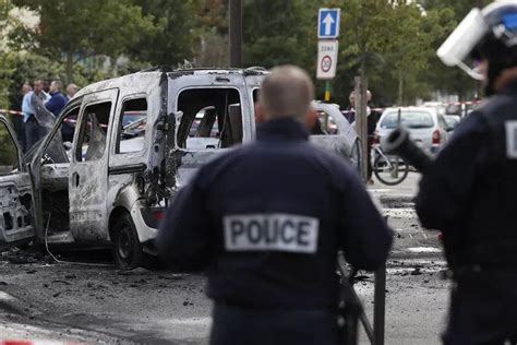 Policiers Br L S Viry Ch Tillon En Un Juge D Instruction