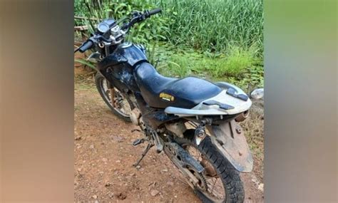 Motocicleta furtada é localizada abandonada no Planalto Santarém