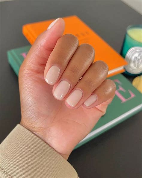 Najmodniejsze paznokcie grudnia jaki manicure zrobić w pierwszym