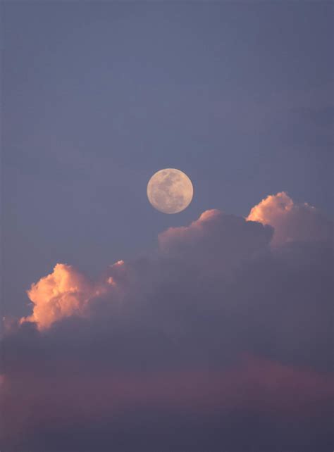 Clouds in Purple Sky · Free Stock Photo