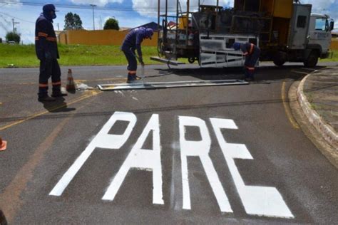 Prefeitura Intensifica Sinalização E Implementa Placas De Trânsito Nos