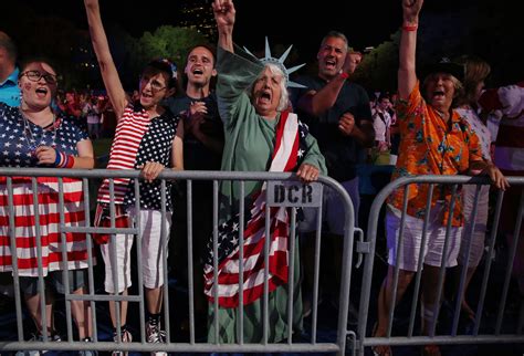 19 photos capturing the spirit of the 2018 Boston Pops Fireworks ...