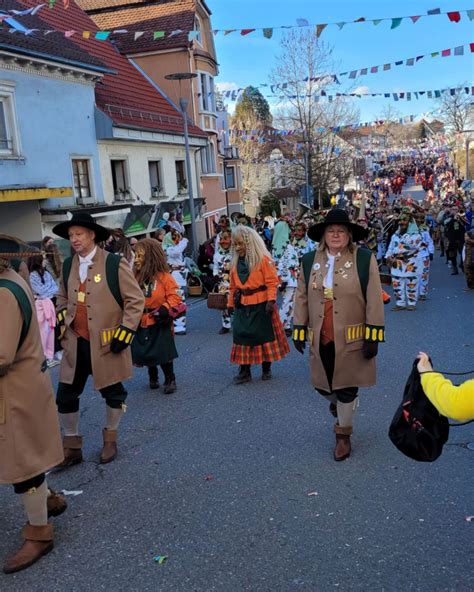 Montfort Jehu Eine Stadt Im Ausnahmezustand