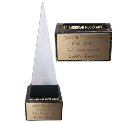 AMERICAN MUSIC AWARDS – Trophies Art Inc®