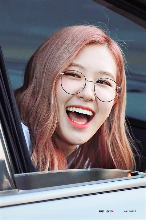 10 Times Blackpink Rosé S Beauty Was Magnified By Glasses Koreaboo