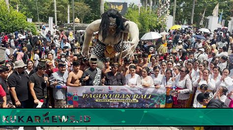 Kirab Budaya Awali Rangkaian Gelaran Tifaf