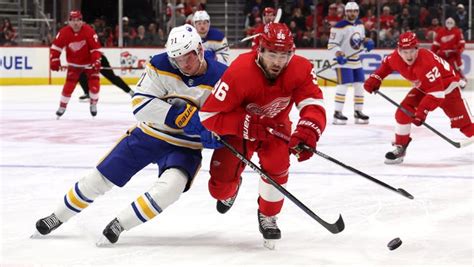 Detroit Red Wings fight back, fall to Sabres in shootout, 5-4