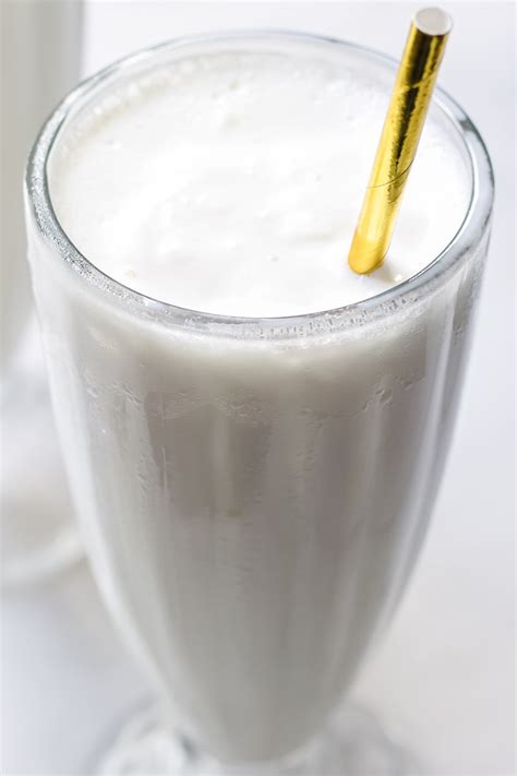 Easy Vanilla Milkshakes (3 Ingredients) - Cooking For My Soul