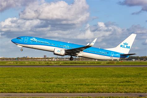 Ouch Houston Bound KLM Airbus A330 200 Suffers Bird Strikes In Both