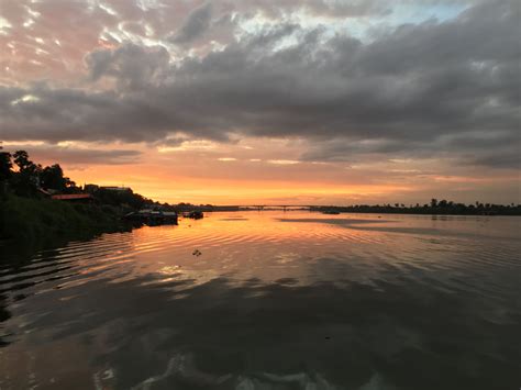 Sunset On Tonle Sap River Tonle Sap Best Sunset River Boat Koh Tao