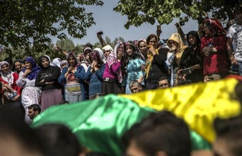 Al Menos 50 Muertos En Un Atentado Suicida Contra Una Boda En Turquía