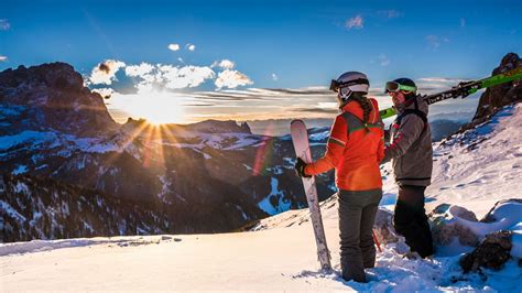 Skiing Dolomites: Ski resort Val Gardena