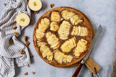 Appeltaart Met Walnoten Frangipane Deb S Bakery Kitchen