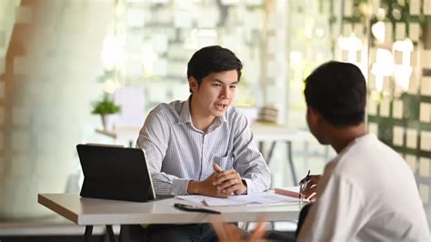 Perlukah Punya Asuransi Kesehatan Meskipun Sudah Ditanggung Oleh Kantor