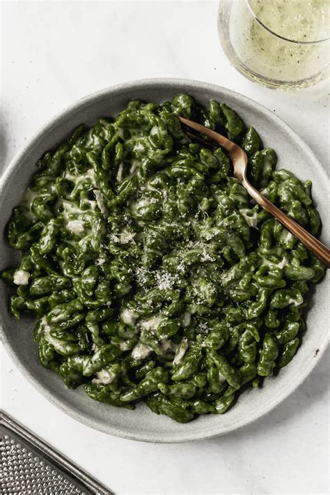 Spinach Spaetzle with Cheese Sauce — Damn, Spicy!