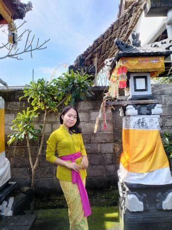 Literature Melestarikan Bahasa Dan Budaya Bali BASAbaliWiki