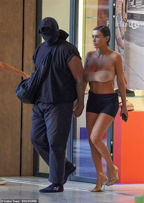 Kanye West S Wife Bianca Censori Showcases Her Cleavage In Florence