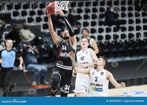 Virtus Bologna Vs Lietkabelis Foto De Archivo Editorial Imagen De