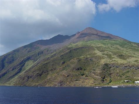 Stromboli volcano Free Photo Download | FreeImages