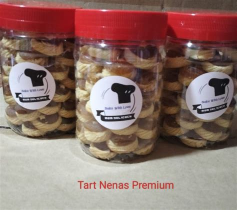 Kuih Raya And Serunding Daging Food Drinks Homemade Bakes On Carousell