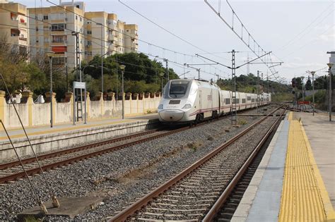 Renfe pone a la venta los billetes con descuento para jóvenes para