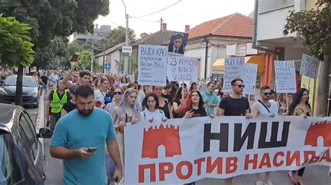 Na šestom protestu Srbija protiv nasilja u Nišu nakratko blokiran