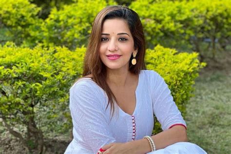 Bhojpuri Actress Monalisa Looking Gorgeous And Hot In Her Latest Pics Check Here The