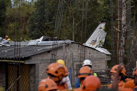 Avioneta Choca Contra Una Vivienda Y Deja Siete Muertos En Colombia