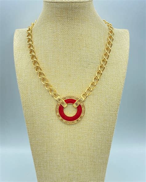 Vintage Monet Pendant Necklace 18 Inch Gold Tone Gem