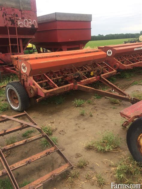 Massey Ferguson 26 15 Run Grain Drills And Caddies For Sale