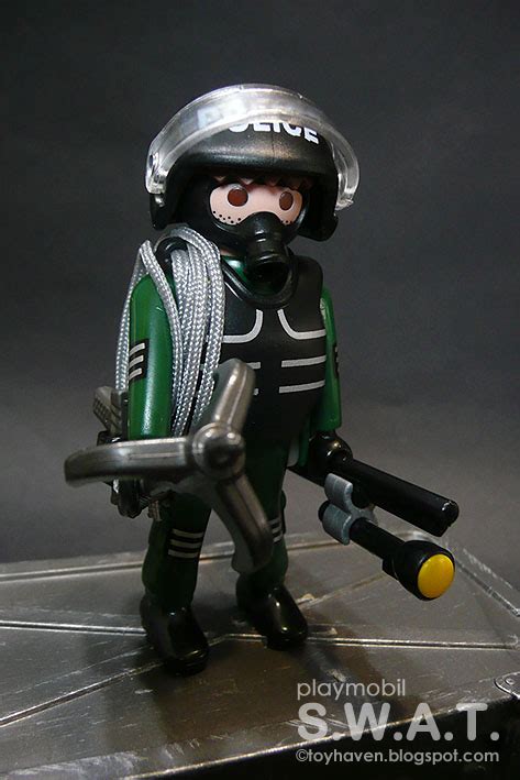 Toyhaven Playmobil 4693 Swat Police Officer Figure