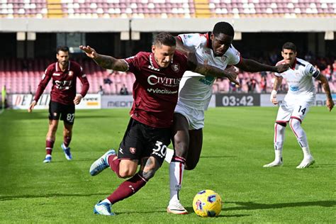 Serie A Vince Il Bologna Contro Il Frosinone Pippo Inzaghi Inizia Con