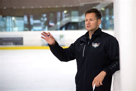 Icehl Black Wings Linz Coach Lukas Stellt Seine Offensivlinien Um