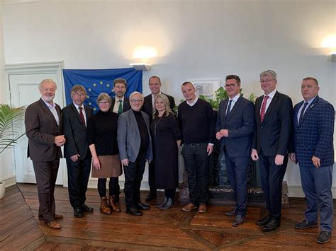 Stadt Neuwied Sechs Bäume als Zeichen der Verbundenheit gepflanzt