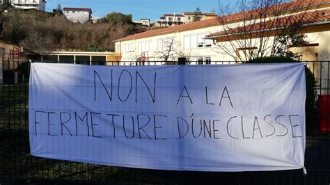 Pétition · Ecole En Danger Non A La Fermeture Dune Classe France