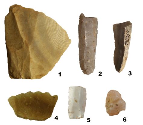 Piezas arqueológicas de sílex de distintos yacimientos de la