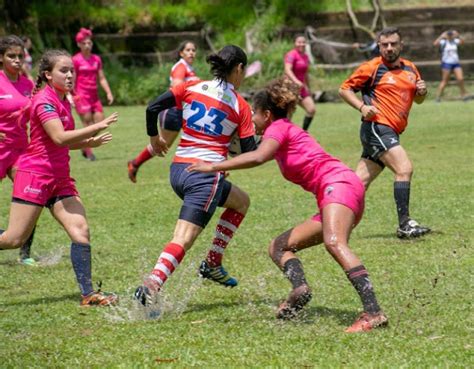 Times de rugby masculino e feminino do Wallys conquistam competição