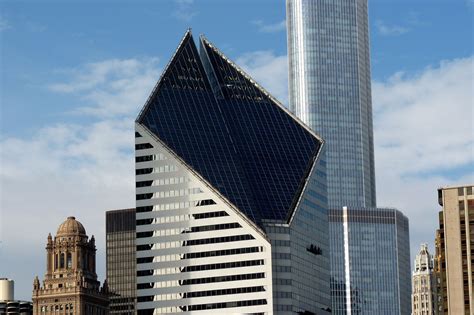 Report: Chicago’s famous diamond-shaped skyscraper is for sale - Curbed ...