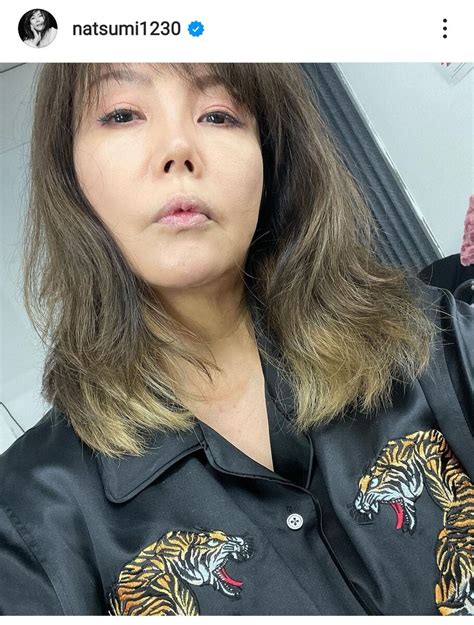 小川菜摘、59歳のカラーレスメイク＆虎柄シャツの私服姿が「色っぽい」「セクシーです」 スポーツ報知