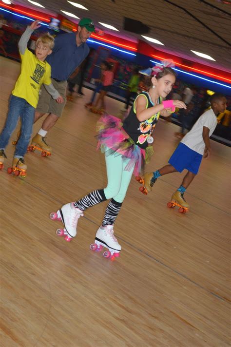 The Dixon Daily: Kellyn's Roller Skating Birthday Party!