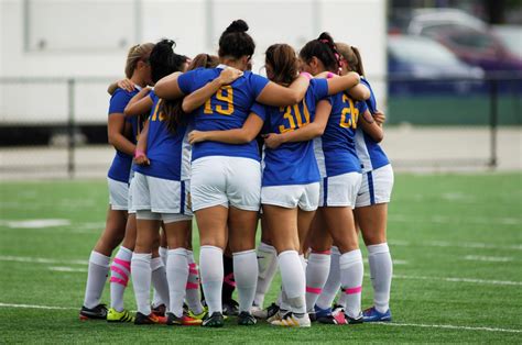 Jogadoras Que Brilharam No Futebol Feminino Em 2023 Futebol Feminino