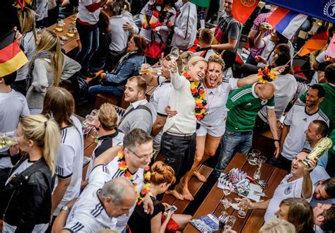 Fußball EM 2024 in Düsseldorf Public Viewing Kneipen Fan Zonen mehr